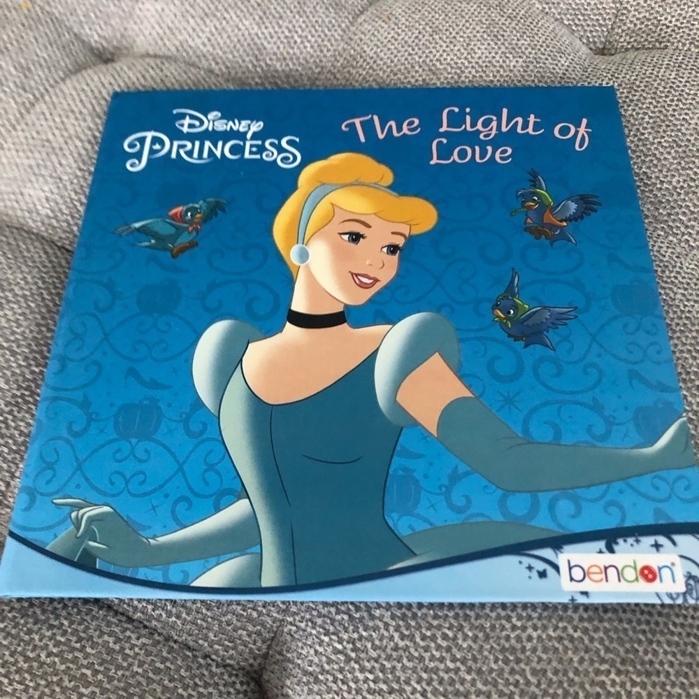 Disney Princess: Cinderella The Light of Love hardback book